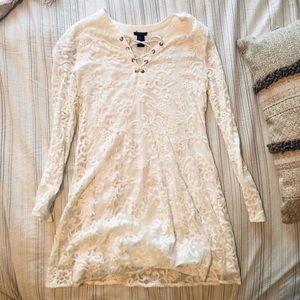 Cream lace dress 🌸